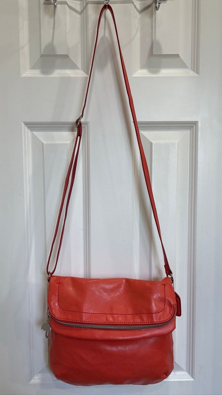 RELIC by Fossil - Foldover Crossbody in Soft Orange Faux Leather/Great Condition - Picture 1 of 13